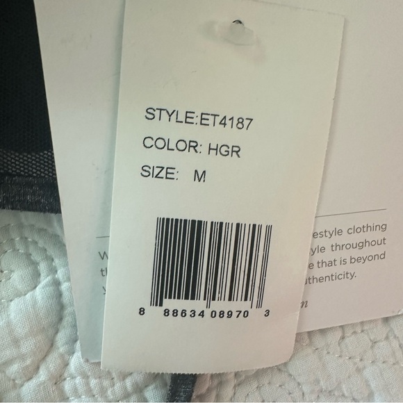 Beyond Yoga Y Tank Top. Size: Medium. Color: Heather Gray. NWT. - Picture 8 of 8